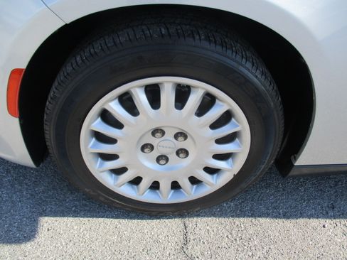 Used 2016 Dodge Charger SE image 10