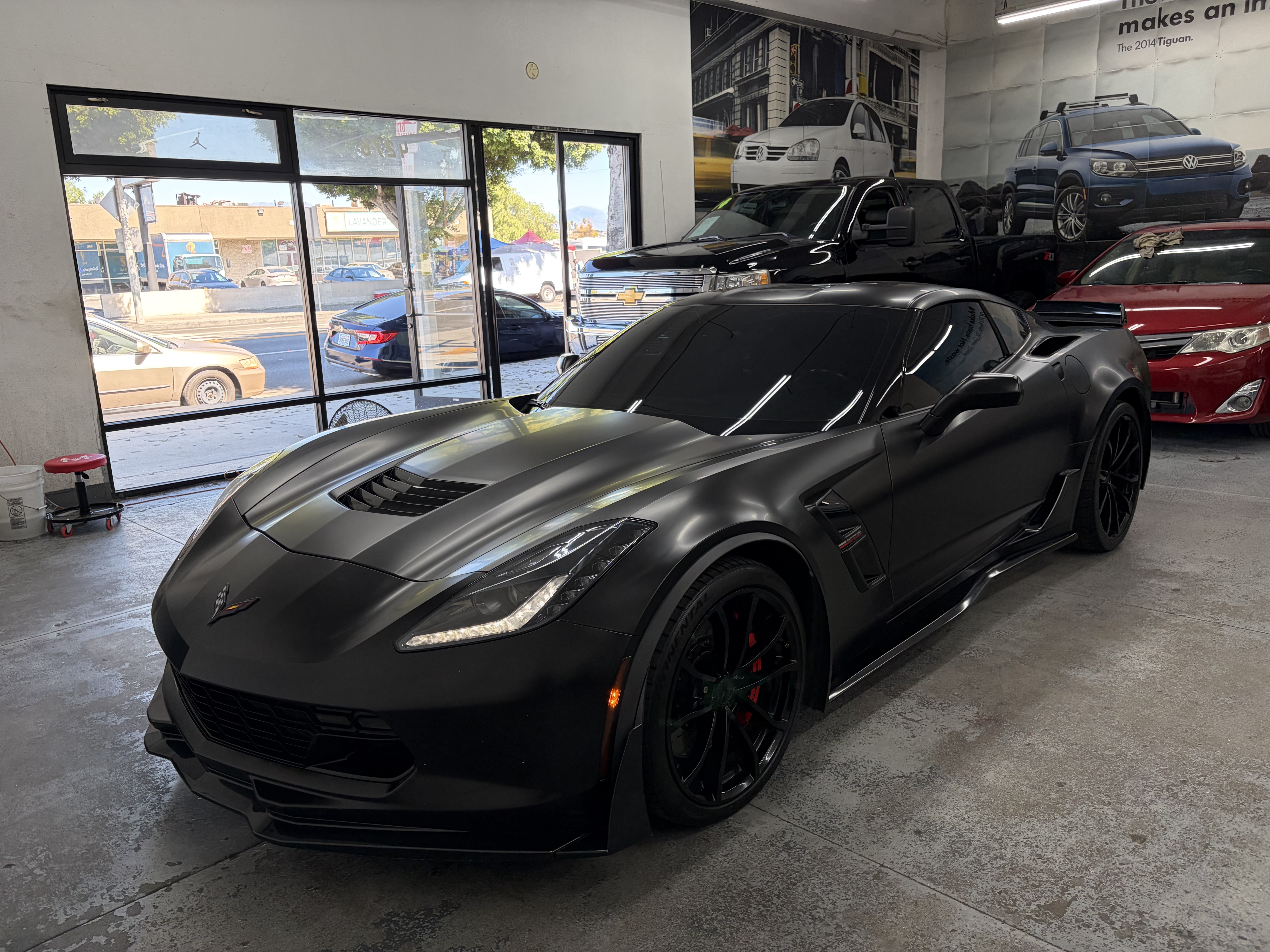 Used 2017 Chevrolet Corvette Grand Sport Coupe w/ 1LT RWD image 1