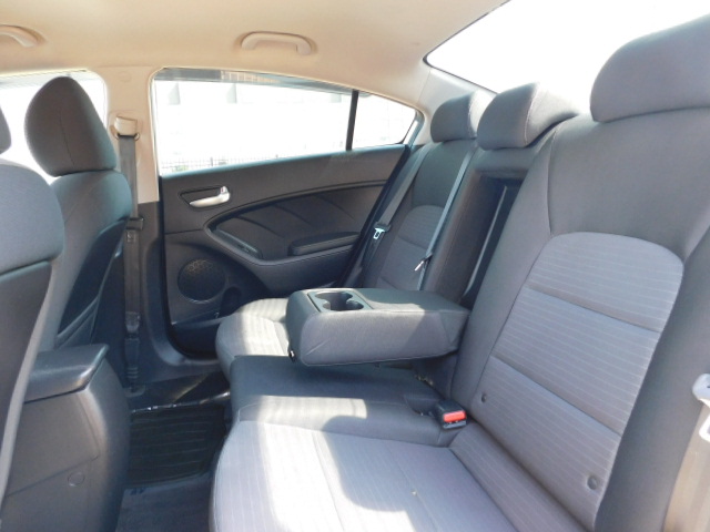 Used 2018 Kia Forte Sedan FWD image 17