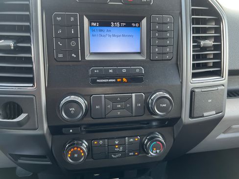 Used 2018 Ford F150 XLT image 32