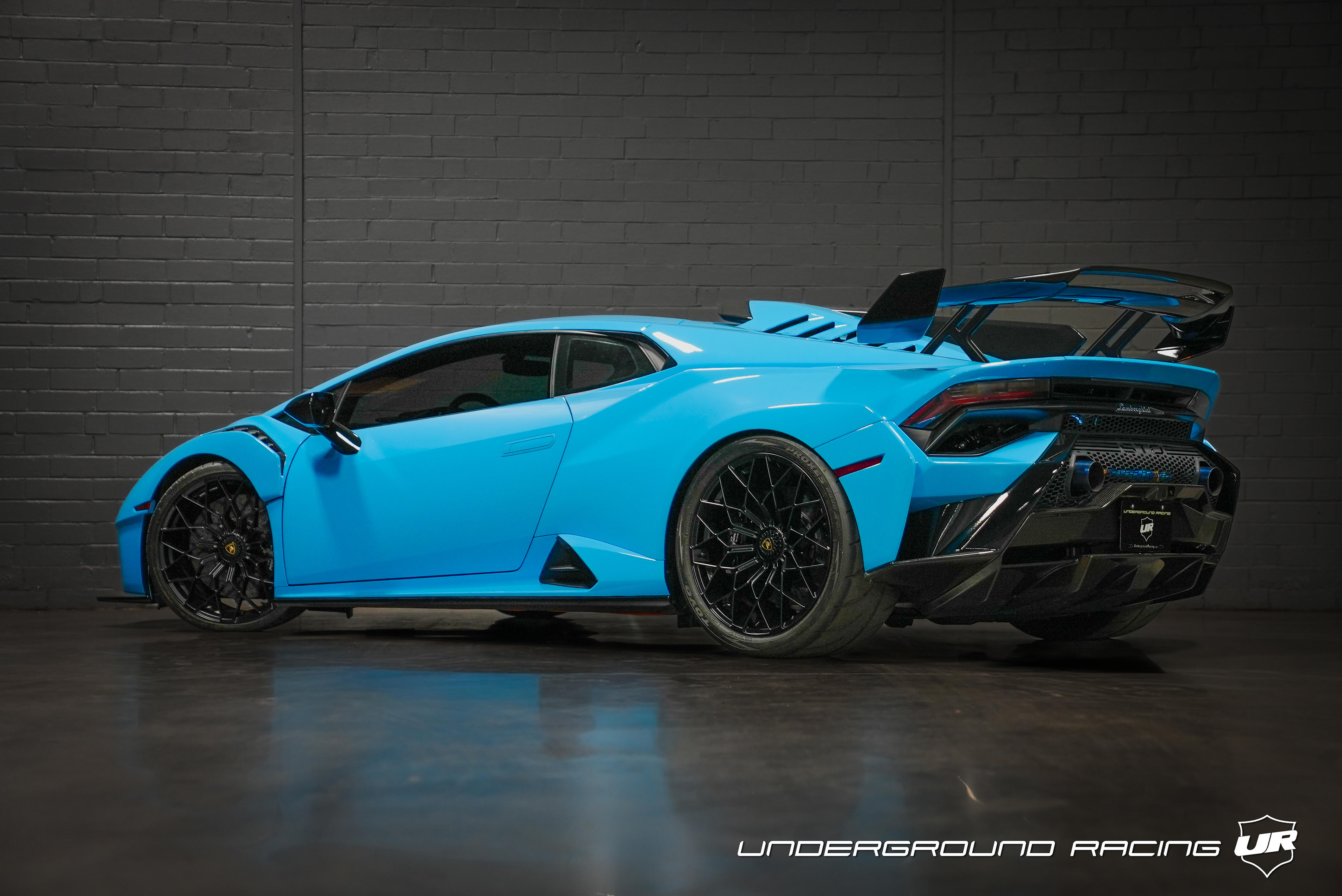 Used 2021 Lamborghini Huracan STO AWD/4WD image 5