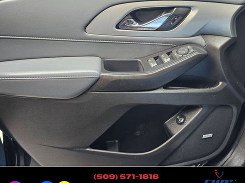 Used 2021 Chevrolet Traverse LT image 17