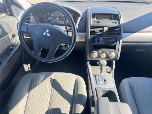 Used 2010 Mitsubishi Galant image 21