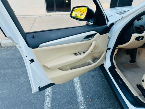 Used 2015 BMW X1 sDrive28i w/ PREMIUM PACKAGE RWD image 29