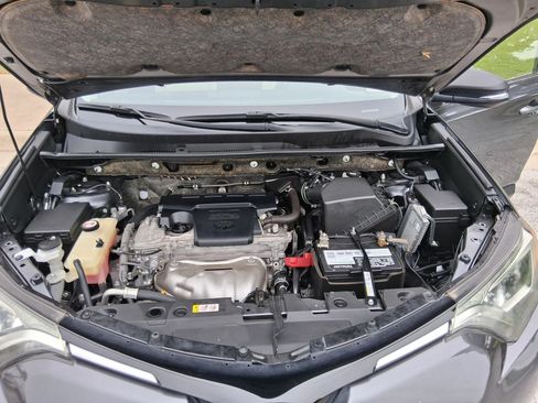 Used 2018 Toyota RAV4 FWD XLE image 13