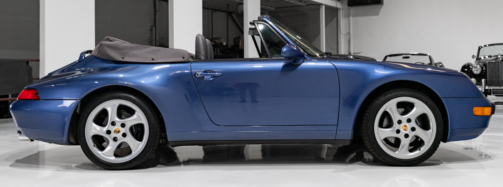 Used 1997 Porsche 911 Carrera Cabriolet RWD image 16