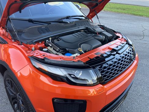 Used 2018 Land Rover Range Rover Evoque HSE Dynamic image 13