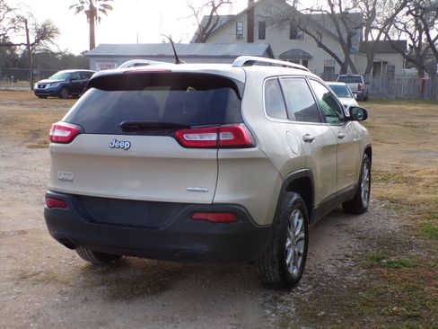 Used 2014 Jeep Cherokee Latitude image 5