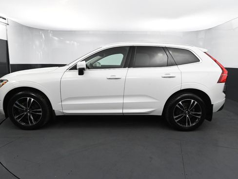 Used 2019 Volvo XC60 T5 Momentum w/ Multimedia Package image 2