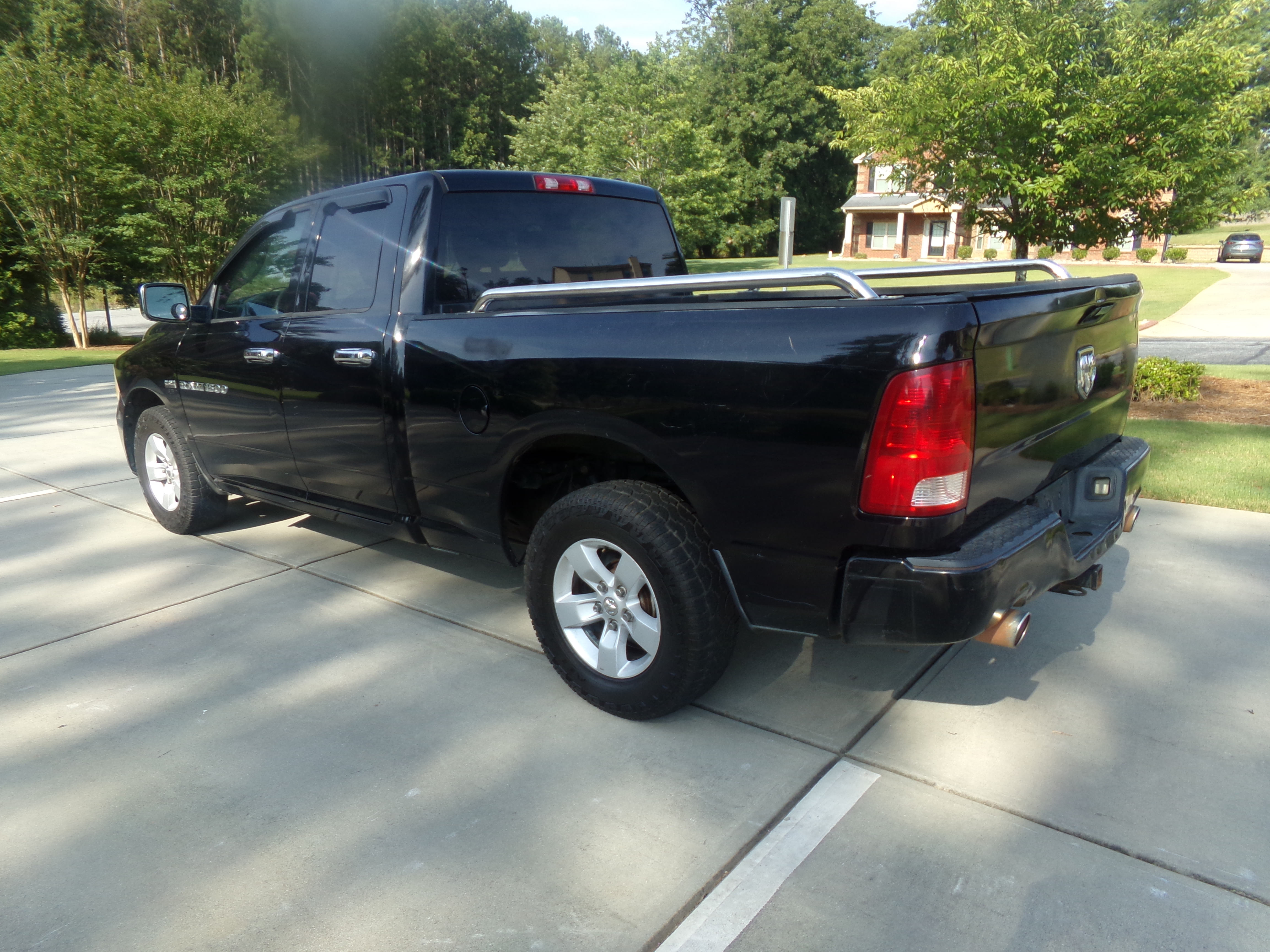Used 2012 RAM 1500 2WD Quad Cab ST image 3