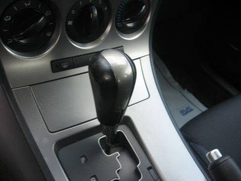 Used 2010 MAZDA MAZDA3 s Hatchback FWD image 12