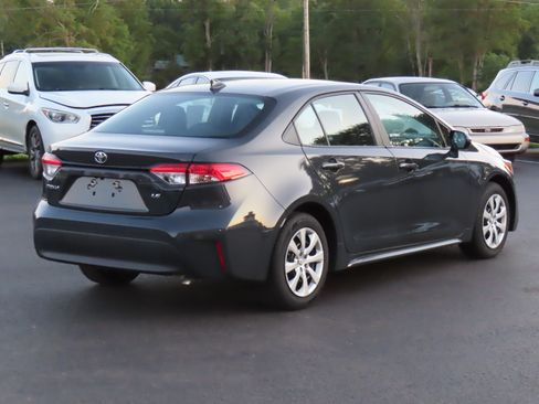 Used 2024 Toyota Corolla LE image 5