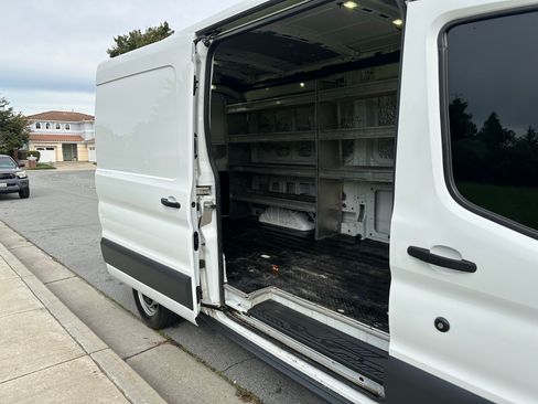 Used 2017 Ford Transit 250 image 17