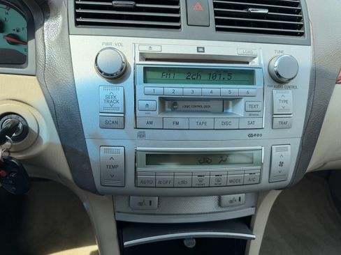 Used 2006 Toyota Solara SLE image 12