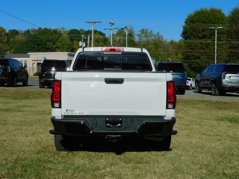 New 2026 Chevrolet Colorado W/T image 11