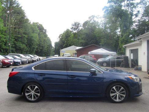 Used 2017 Subaru Legacy 3.6R Limited AWD/4WD image 7