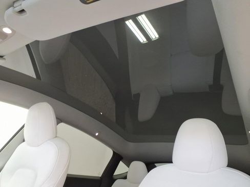 Used 2021 Tesla Model Y Long Range image 20