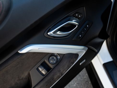 Used 2020 Chevrolet Camaro ZL1 image 22