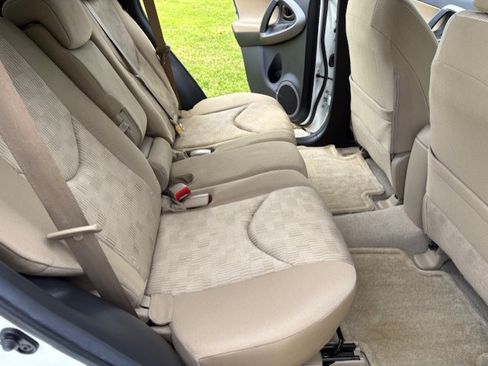 Used 2010 Toyota RAV4 LE image 13