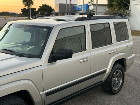 Used 2008 Jeep Commander Sport image 20