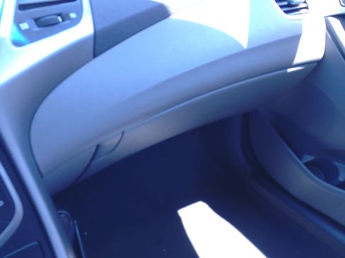 Used 2016 Hyundai Elantra SE FWD image 23