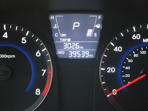 Used 2014 Hyundai Accent SE image 25