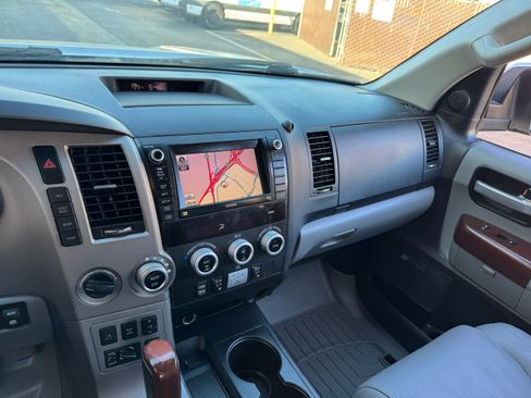 Used 2012 Toyota Sequoia Platinum image 35