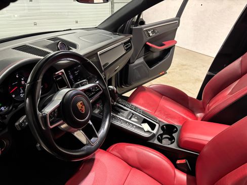 Used 2020 Porsche Macan image 12