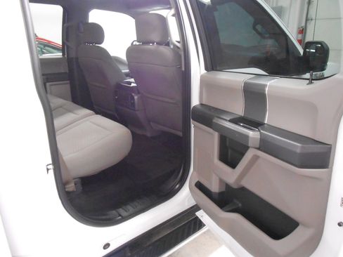 Used 2017 Ford F150 XLT Pickup 4D 5 1/2 ft AWD/4WD image 14