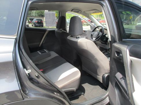 Used 2014 Toyota RAV4 AWD LE image 23
