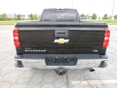 Used 2016 Chevrolet Silverado 2500 4x4 Crew Cab LTZ image 9