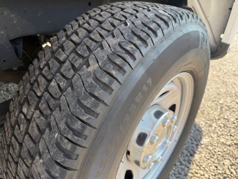 Used 2017 Ford F250 2WD Regular Cab Super Duty image 16