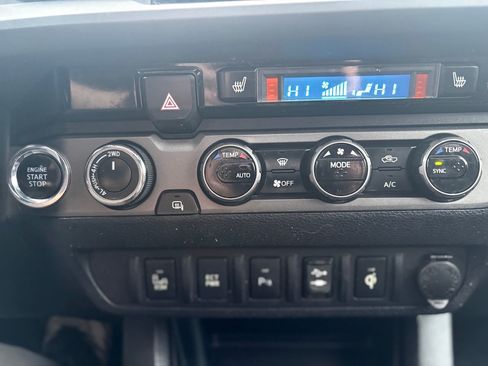 Used 2016 Toyota Tacoma TRD Off-Road image 20