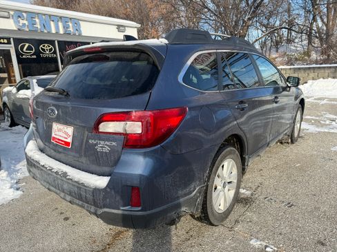 Used 2016 Subaru Outback 2.5i Premium image 7