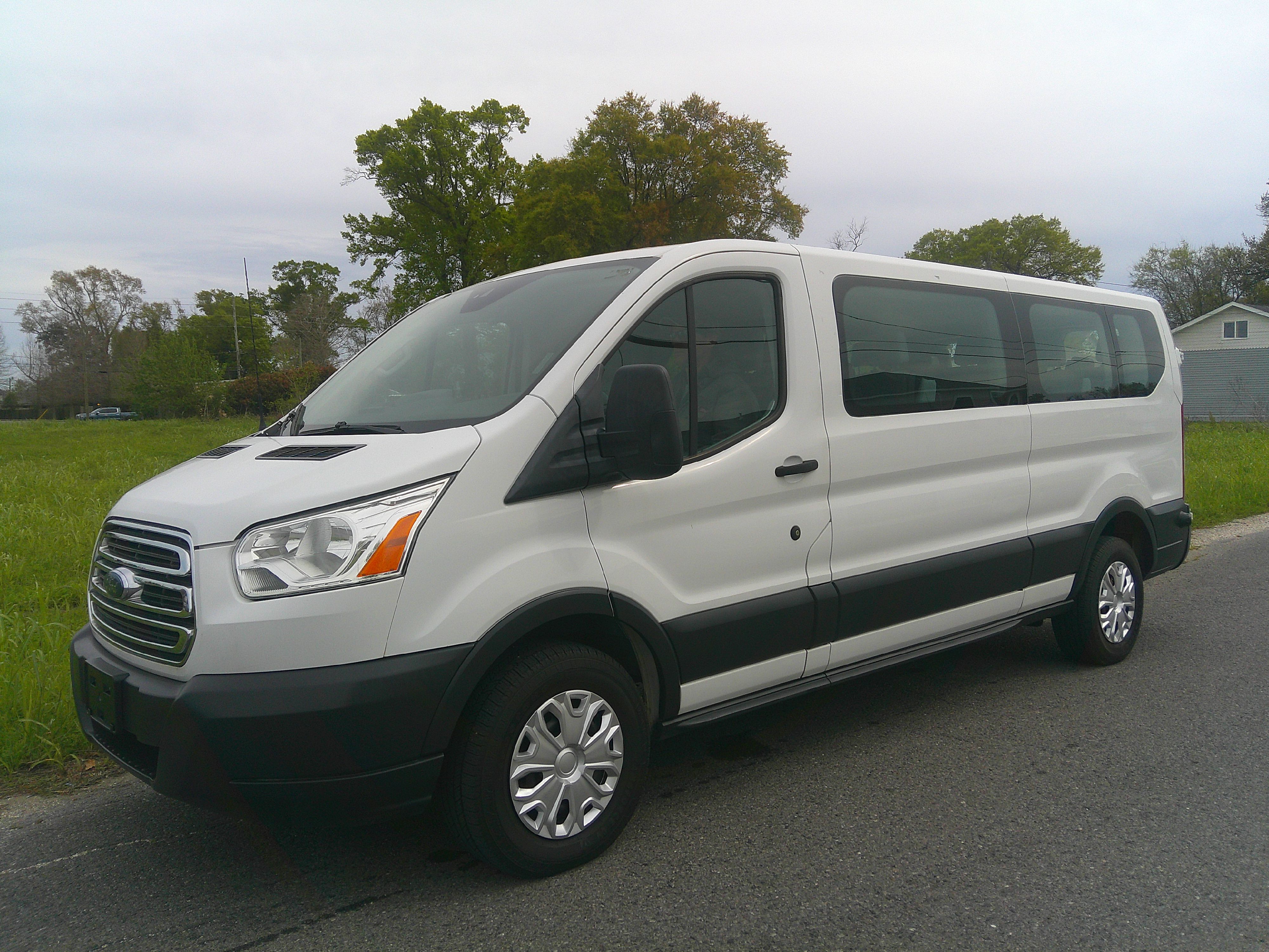 Used 2024 Ford Transit 350 148 Low Roof Wagon RWD image 1