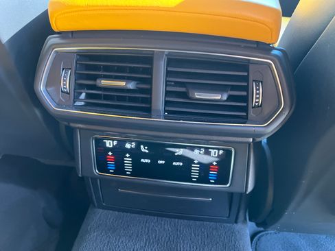 Used 2020 Lamborghini Urus image 18