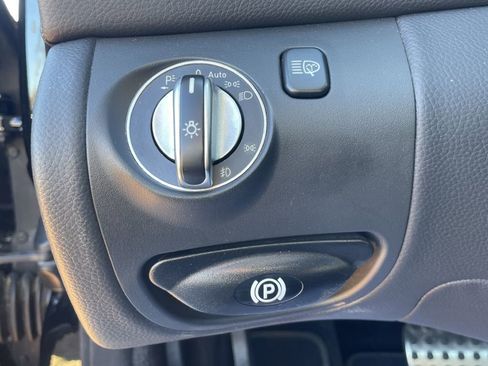 Used 2009 Mercedes-Benz SL 550 image 28