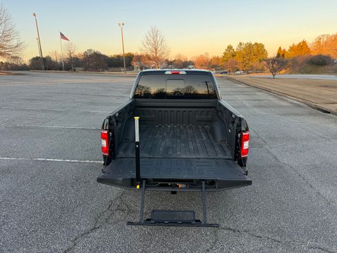 Used 2020 Ford F150 XLT image 7