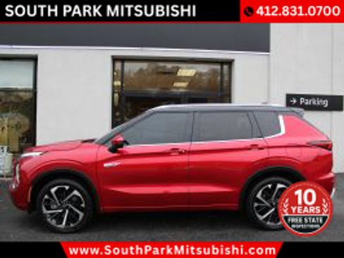 Used 2024 Mitsubishi Outlander SEL image 1