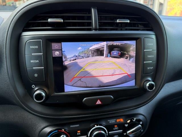 Used 2023 Kia Soul LX FWD image 17