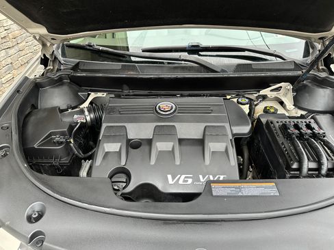 Used 2011 Cadillac SRX Luxury image 19