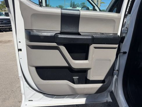 Used 2017 Ford F550 image 14