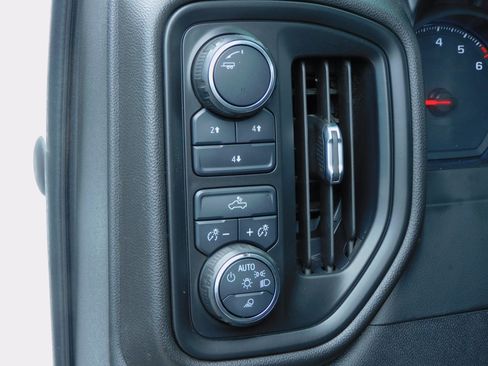 Used 2020 Chevrolet Silverado 2500 4x4 Crew Cab Custom image 28