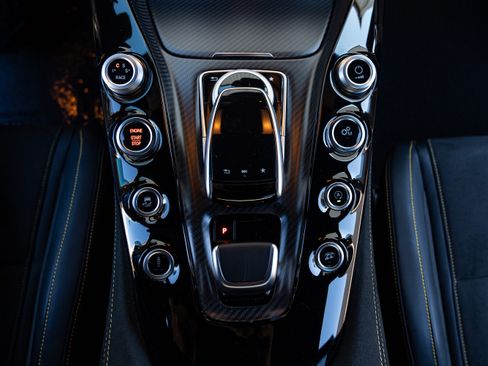 Used 2018 Mercedes-Benz AMG GT R image 17