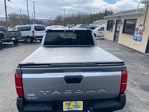 Used 2024 Toyota Tacoma SR image 8