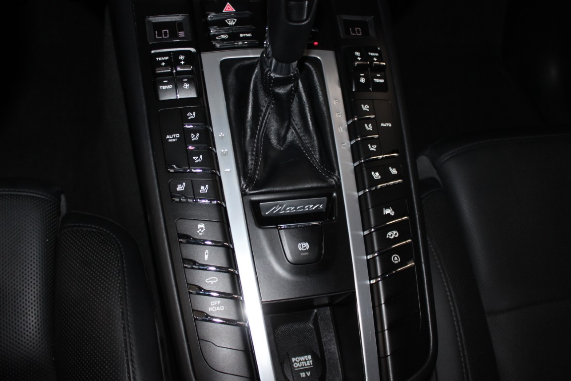 Used 2021 Porsche Macan GTS AWD/4WD image 20