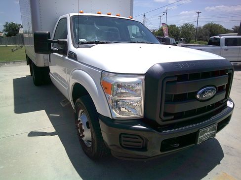 Used 2015 Ford F350 2WD Regular Cab DRW Super Duty image 18