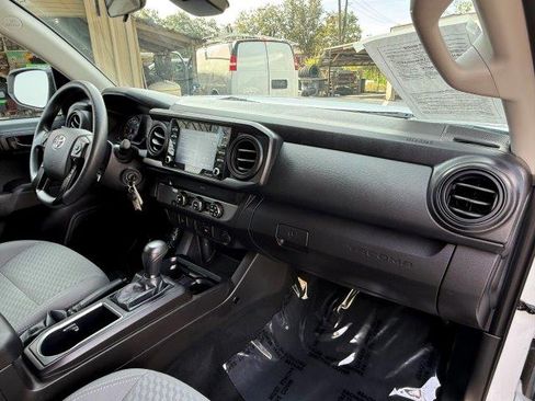 Used 2022 Toyota Tacoma SR image 12