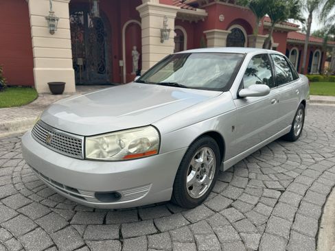 Used 2005 Saturn L-Series L300 image 2