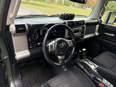 Used 2014 Toyota FJ Cruiser AWD/4WD image 14